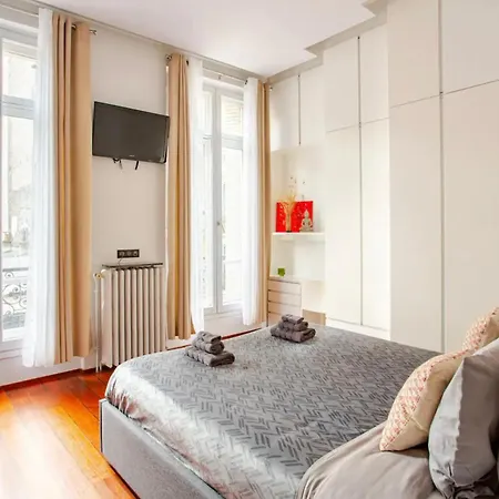 Chic Parisian Flat Apartment